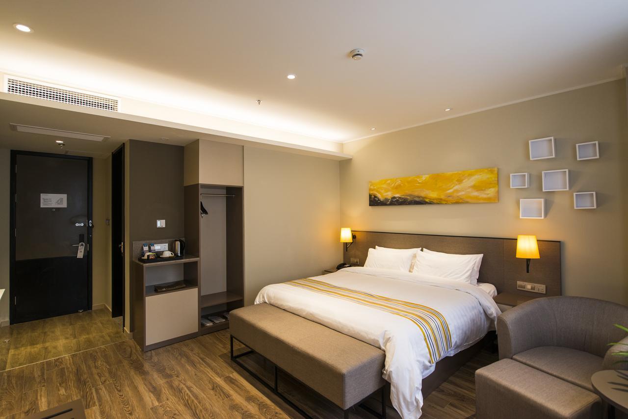 Zhangjiang Park Hotel 3*