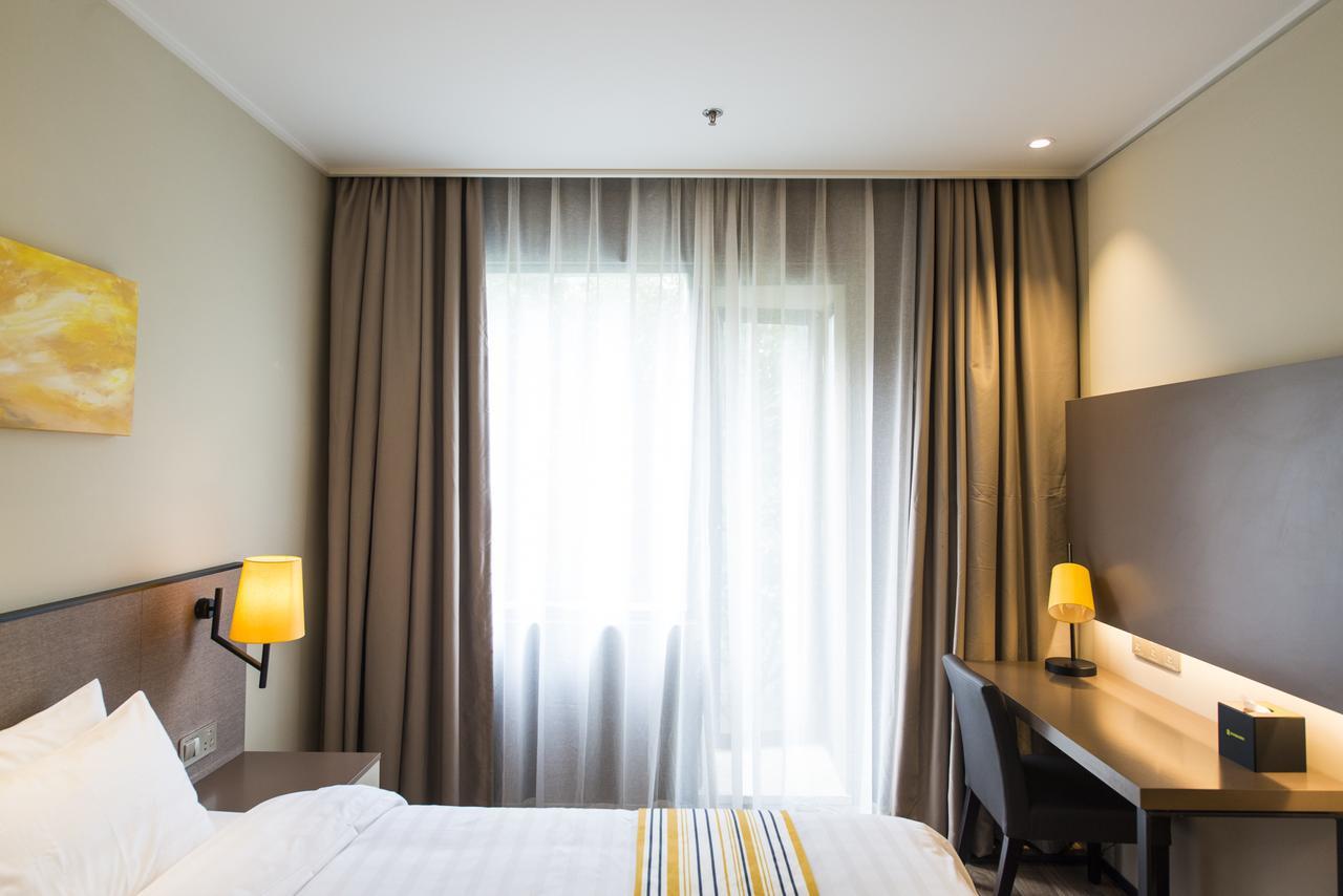 Zhangjiang Park Hotel 3*